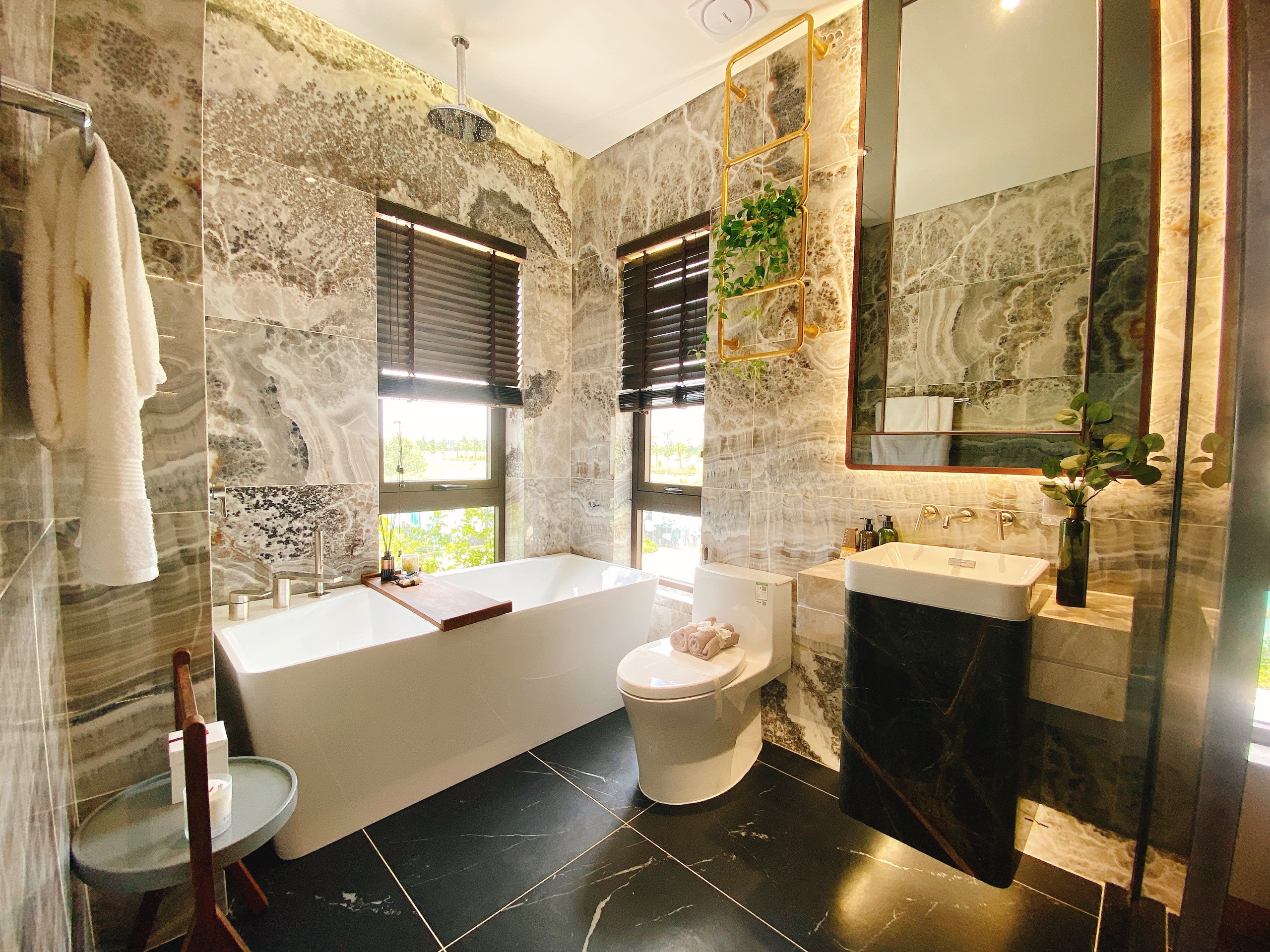 bdcf070677ffb5a1ecee